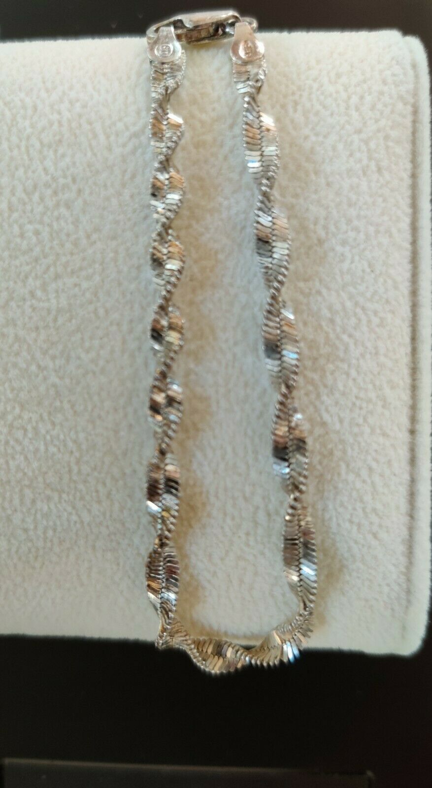 Sterling Silver - Italy 4mm Twisted Herringbone Chain Link 7" Bracelet - 4.8g