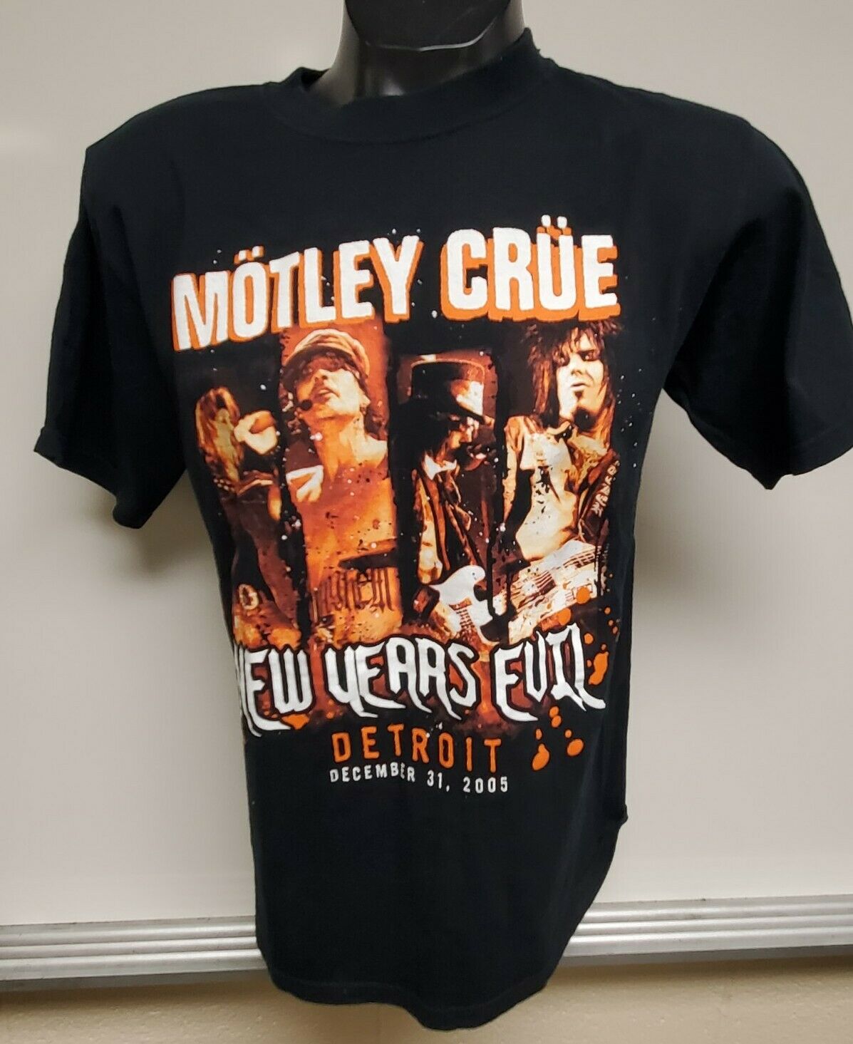 Motley Crue New Years Eve Concert Shirt Detroit 2005 Size M